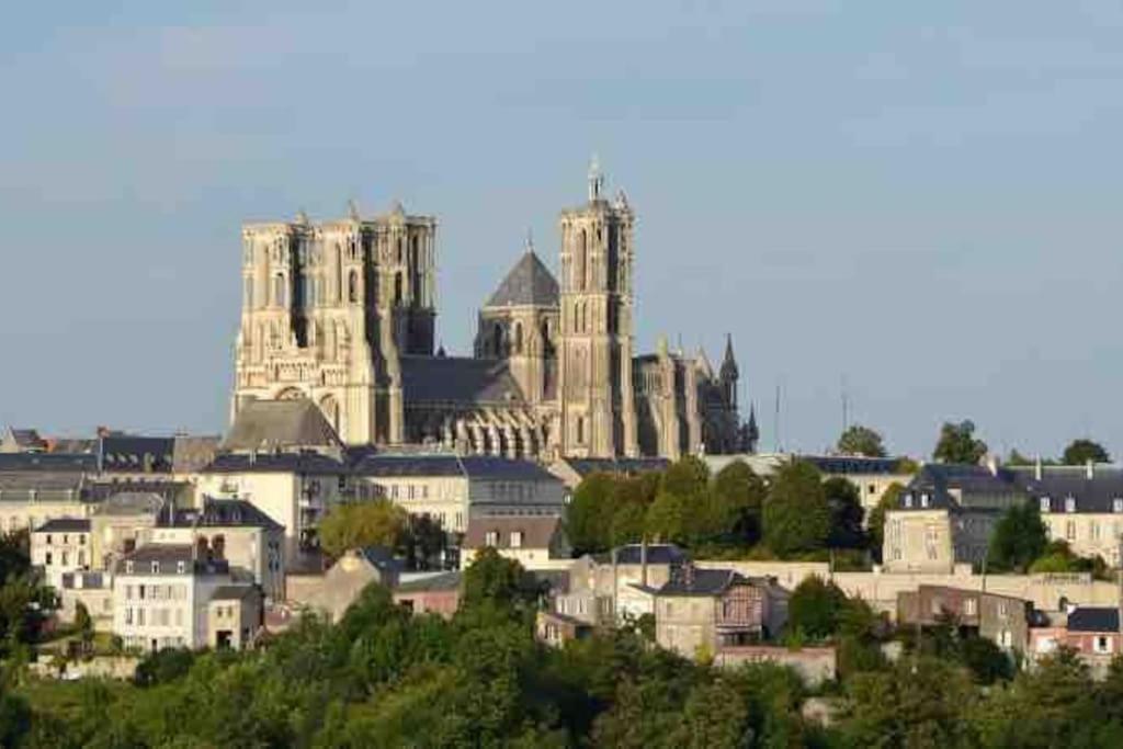 Suite De Charme Au Pied De La Cathedrale Laon Zewnętrze zdjęcie